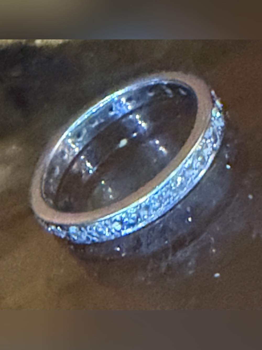 SZ 7 14k 3g White Gold Infinity Diamond Ring with approx 15 diamonds